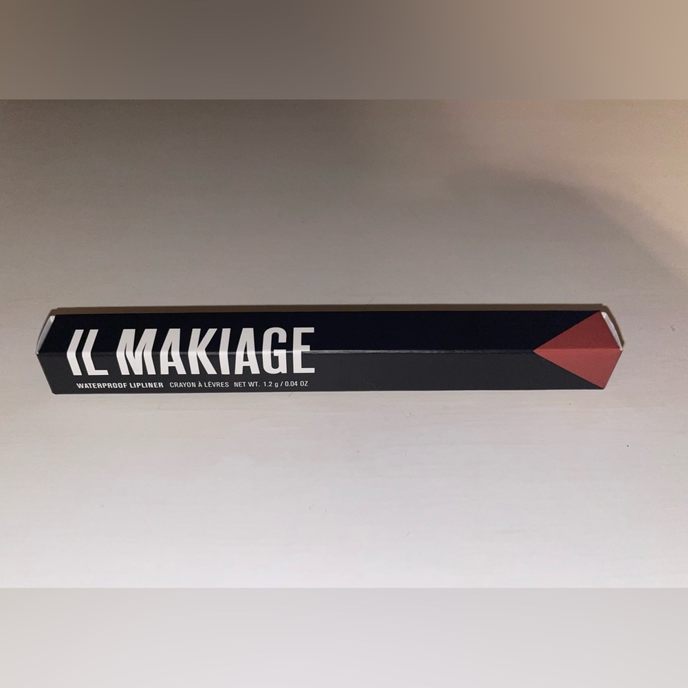 IL MAKIAGE waterproof lipliner